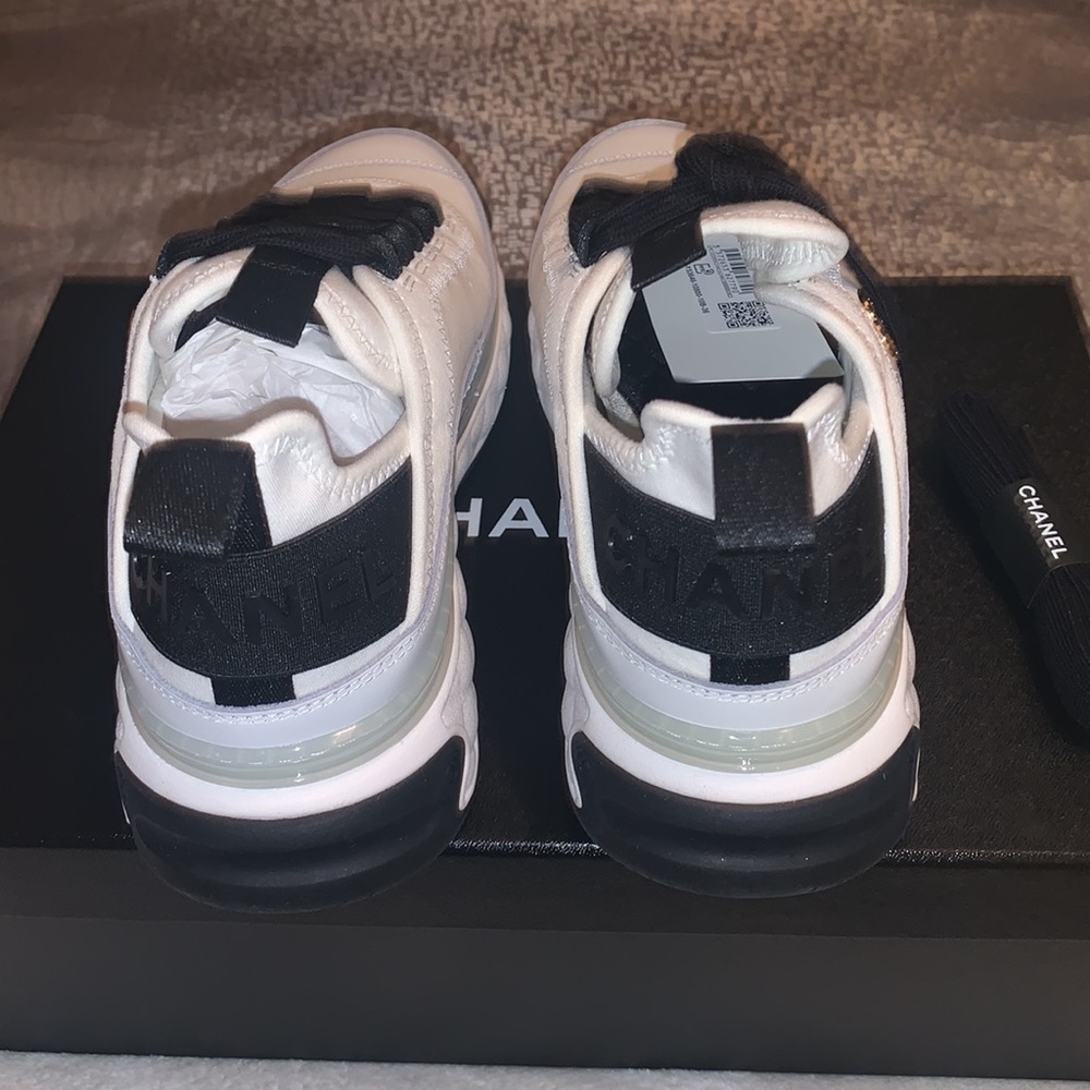 Never worn white 100 percent authentic Chanel sneakers - Picture 6 of 10